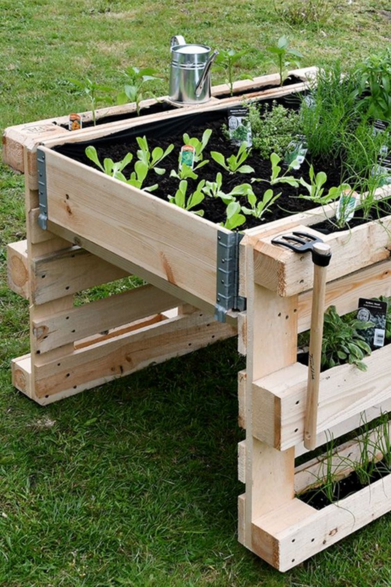 Pallet Planter Ideas (27)