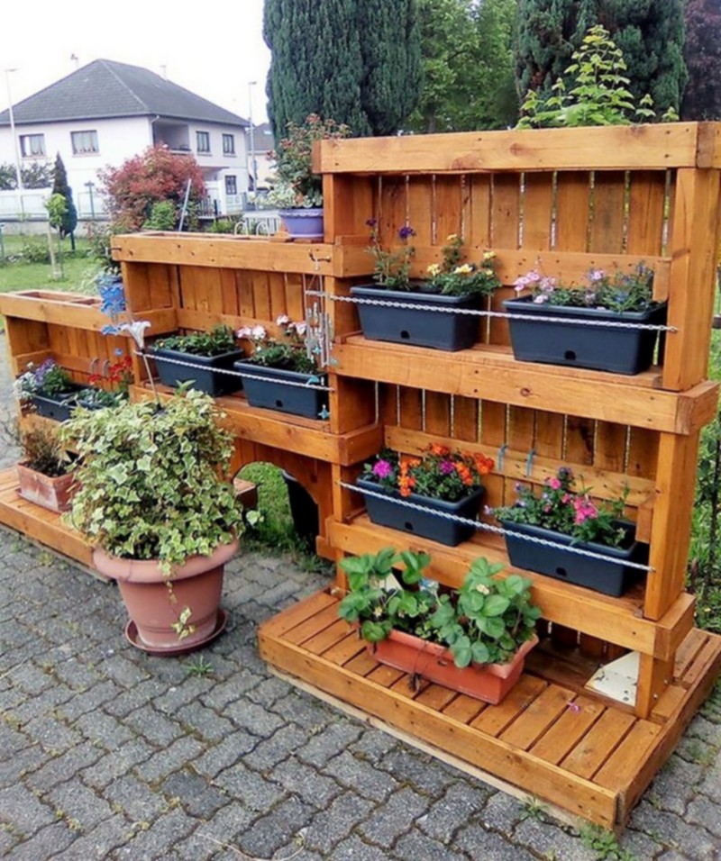 Pallet Planter Ideas (30)